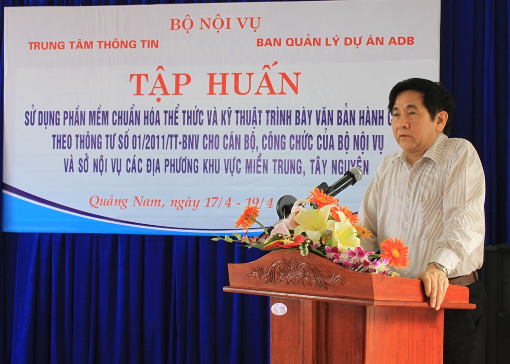 Khai giảng Lớp Tập huấn sử dụng phần mềm chuẩn hóa thể thức và kỹ thuật trình bày văn bản hành chính theo Thông tư số 01/2011/TT-BNV cho cán bộ, công chức của Bộ Nội vụ và Sở Nội vụ các địa phương khu vực Miền Trung,Tây Nguyên